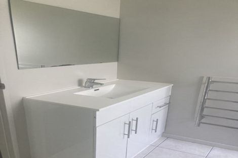 Photo of property in 21 Mona Vale, West Harbour, Auckland, 0618