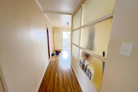 Photo of property in 204 Edmonton Road, Te Atatu South, Auckland, 0610