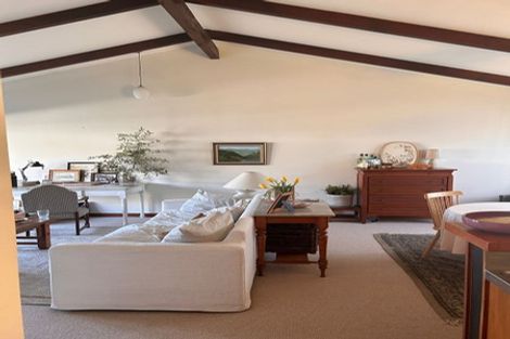 Photo of property in 3 Raekura Place, Redcliffs, Christchurch, 8081