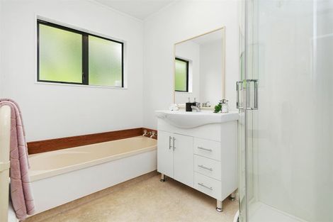 Photo of property in 73a Larsen Crescent, Tawa, Wellington, 5028