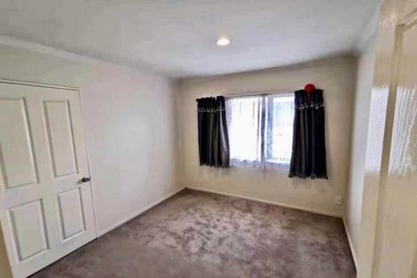 Photo of property in 19 Shah Place, Glen Eden, Auckland, 0602