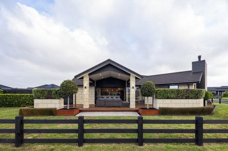 Photo of property in 34 Mike Smith Drive, Cambridge, 3434