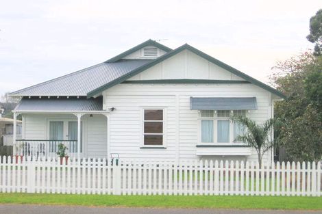 Photo of property in 189 Don Buck Road, Massey, Auckland, 0614