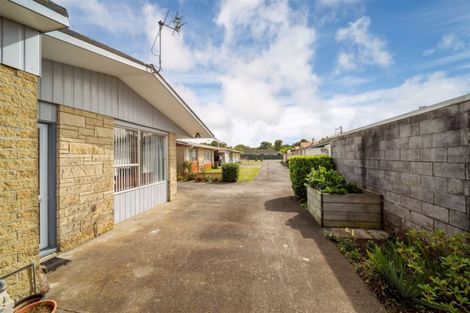 Photo of property in 11 Puriri Street, Hawera, 4610
