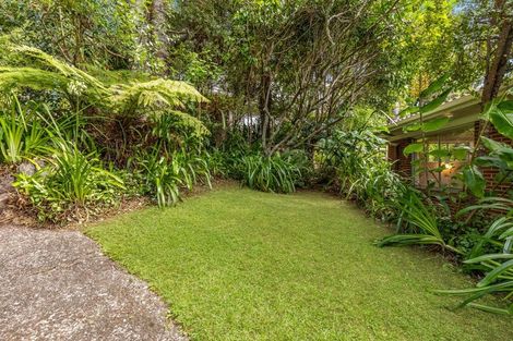 Photo of property in 98 Otitori Bay Road, Titirangi, Auckland, 0604