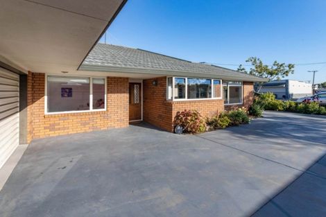 Photo of property in 4 Daniels Road, Redwood, Christchurch, 8051