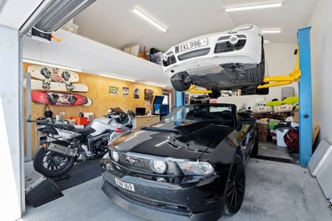 Photo of property in 17 Mountain View Drive, Wanaka, 9382