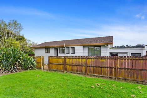Photo of property in 2/73 Luanda Drive, Ranui, Auckland, 0612