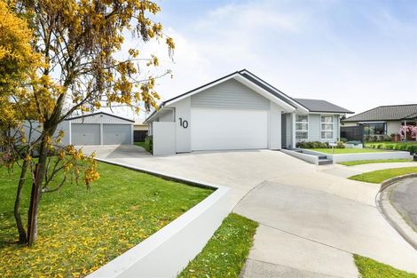 Photo of property in 10 Mcilwaine Place, Marton, 4710
