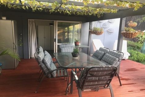 Photo of property in 7 Frosses Place, Massey, Auckland, 0614