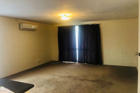 Photo of property in 71 Heathdale Crescent, Papakura, 2110