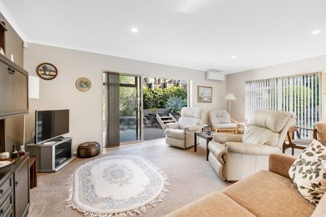 Photo of property in 48 Chesterfield Way, Orewa, 0931
