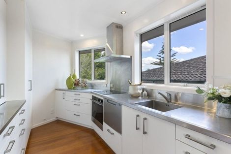 Photo of property in 41 Woodstock Road, Forrest Hill, Auckland, 0620