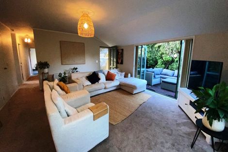 Photo of property in 2/14 Knott Road, Stanmore Bay, Whangaparaoa, 0932