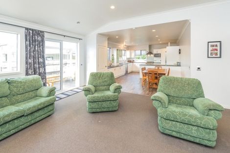 Photo of property in 4 Brougham Place, Springvale, Whanganui, 4501
