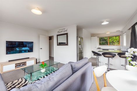 Photo of property in 2/201 Henderson Valley Road, Henderson, Auckland, 0612