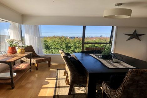 Photo of property in 1/61 Forrest Hill Road, Milford, Auckland, 0620