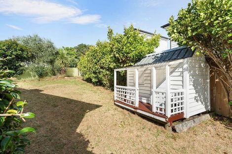 Photo of property in 18 Kenmure Avenue, Forrest Hill, Auckland, 0620