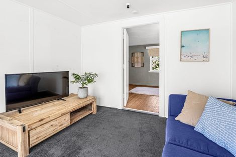 Photo of property in 86 Rua Avenue, Waitarere Beach, Levin, 5510