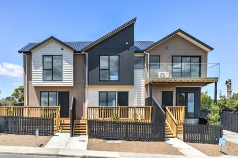 Photo of property in 35a Cedar Heights Avenue, Massey, Auckland, 0614