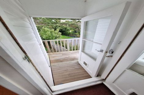 Photo of property in 12 Huntingdon Street, Northland, Wellington, 6012