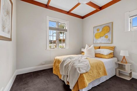 Photo of property in 24 Norwood Road, Bayswater, Auckland, 0622
