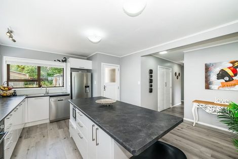 Photo of property in 42 Kaitawa Crescent, Paraparaumu, 5032