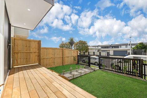 Photo of property in 7/1 Benita Place, Sunnyvale, Auckland, 0612