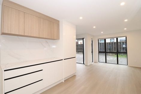 Photo of property in 14a Gulf Crest, Bucklands Beach, Auckland, 2012