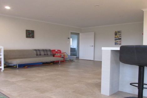 Photo of property in 208 Navigation Drive, Whitby, Porirua, 5024