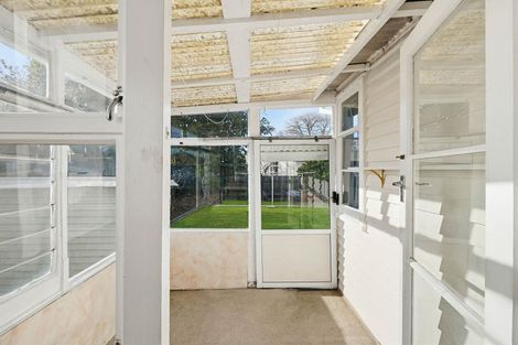 Photo of property in 16 Victory Place, Aramoho, Whanganui, 4500