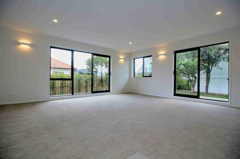 Photo of property in 1/122a Bucklands Beach Road, Bucklands Beach, Auckland, 2012