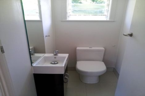 Photo of property in 67 Eskdale Road, Birkdale, Auckland, 0626