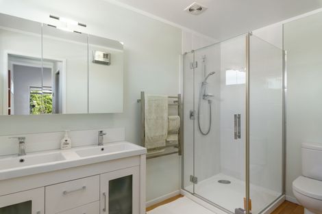 Photo of property in 18 Harbour View Road, Point Wells, Warkworth, 0986