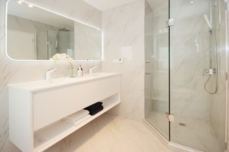 Photo of property in 16 Skulander Crescent, Orewa, 0931