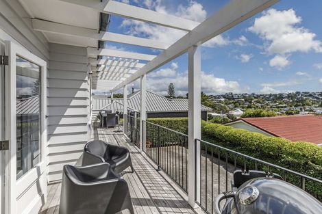 Photo of property in 1/41 East Coast Road, Milford, Auckland, 0620
