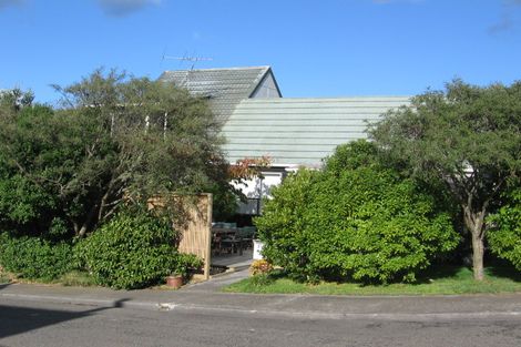 Photo of property in 2 Makatote Grove, Churton Park, Wellington, 6037