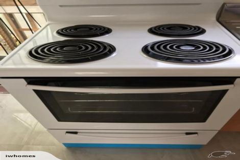 Photo of property in 3/6 Craigbank Avenue, New Lynn, Auckland, 0600