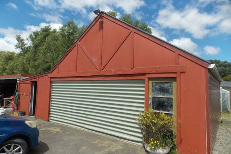 Photo of property in 32 Pioneer Highway, Awapuni, Palmerston North, 4412