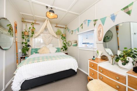 Photo of property in 15 Hall Place, Foxton Beach, Foxton, 4815