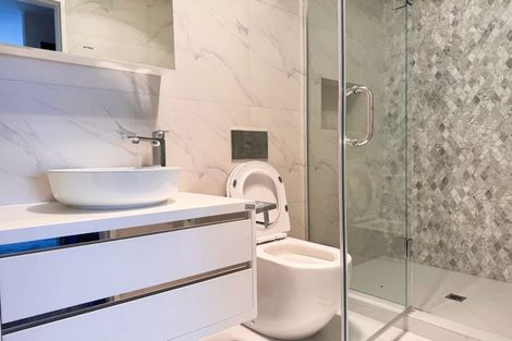 Photo of property in 95c Oreil Avenue, West Harbour, Auckland, 0618