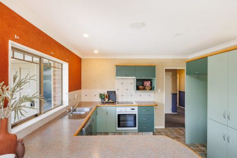 Photo of property in 30 Parnell Heights Drive, Kelvin Grove, Palmerston North, 4414