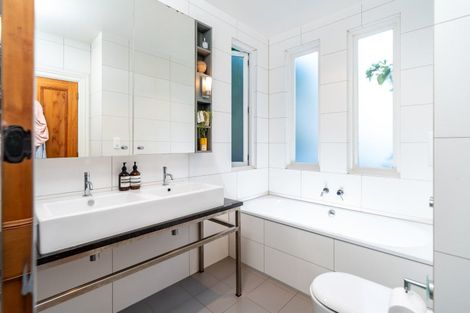 Photo of property in Lady Freyberg House, 18 Moturoa Street, Pipitea, Wellington, 6011