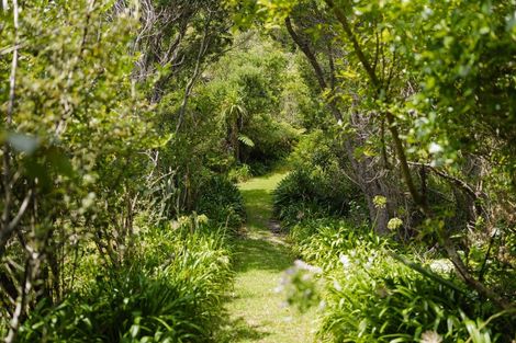 Photo of property in 1024 Takatu Road, Tawharanui Peninsula, Matakana, 0986