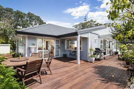 Photo of property in 1/107 Nile Road, Milford, Auckland, 0620