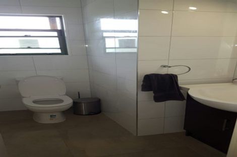 Photo of property in 2/224 Forrest Hill Road, Forrest Hill, Auckland, 0620