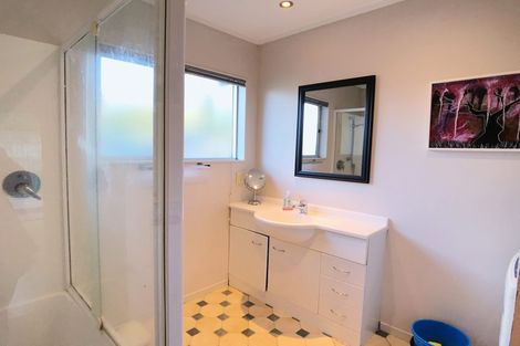 Photo of property in 10 Olwyn Place, Greenhithe, Auckland, 0632