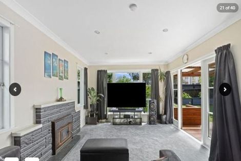 Photo of property in 102 Taikata Road, Te Atatu Peninsula, Auckland, 0610