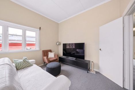 Photo of property in 39 Roy Street, Newtown, Wellington, 6021