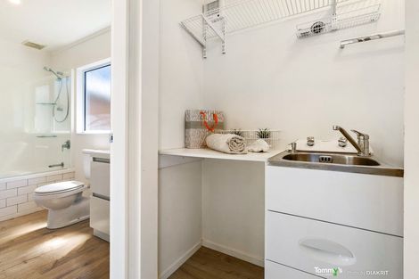 Photo of property in 6 Rua Street, Lyall Bay, Wellington, 6022